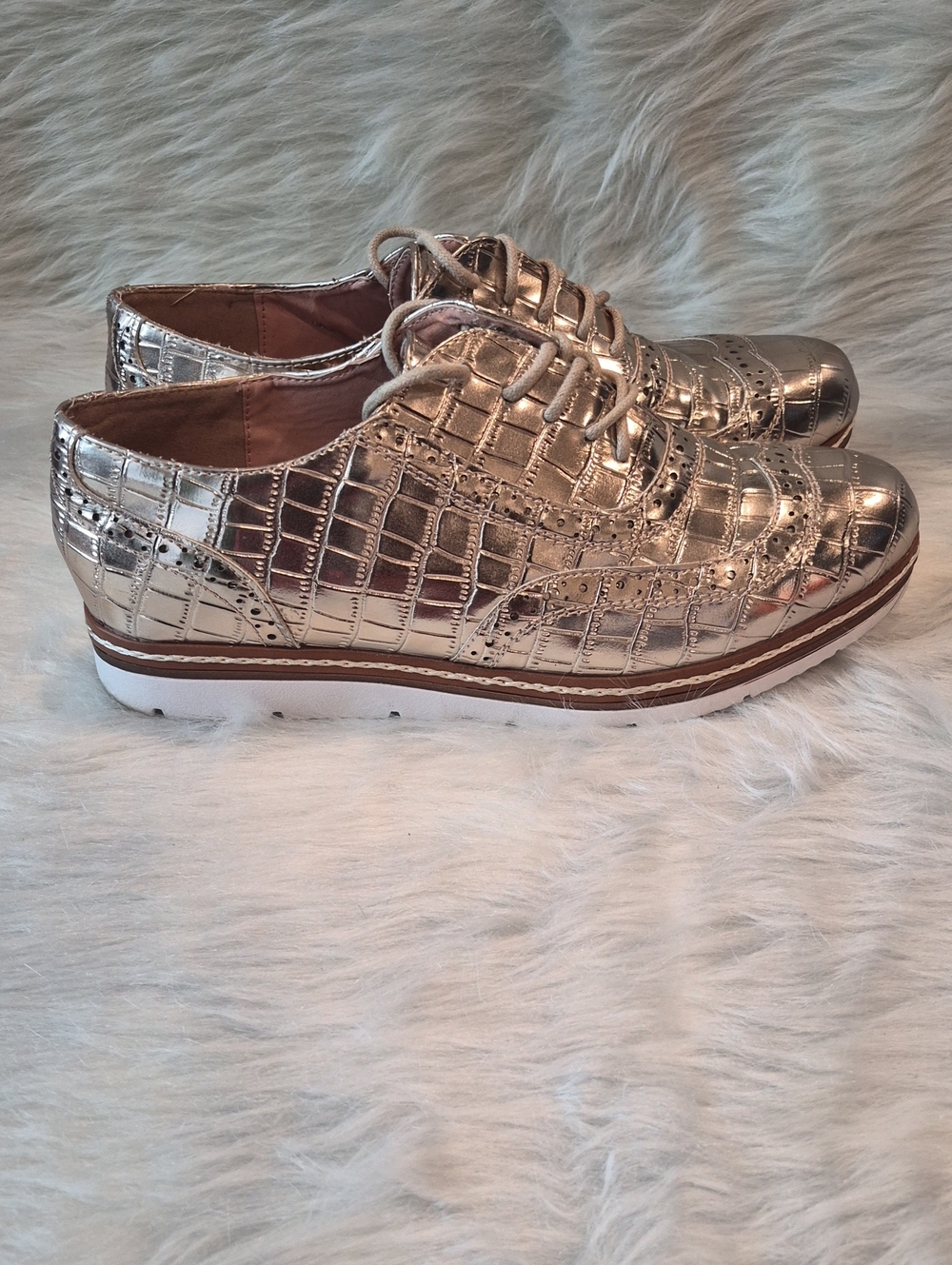 Metallic Croc-Embossed Wingtip Oxford - Silver SZ 10